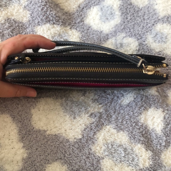 Kate Spade clutch/wristlet - Picture 6 of 10